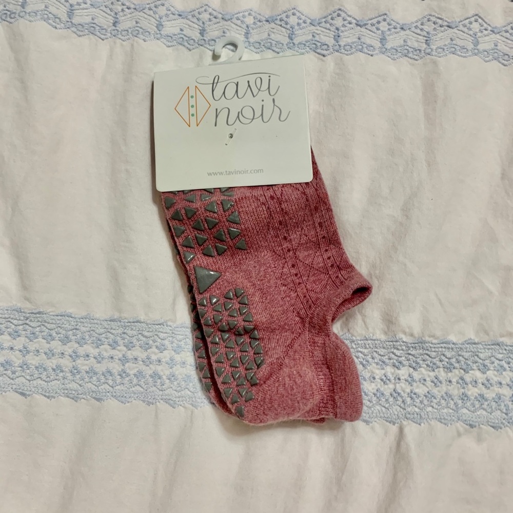 Tavi Noir grip socks NWT med rose pink savvy